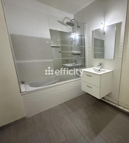 Appartement
         4 pièces
        - 81 m²