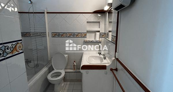 Location Appartement meublé 2 pièces 30 m² - Les Angles 30133