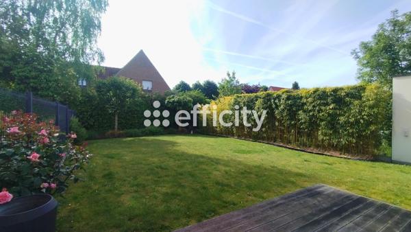 Maison
         5 pièces
        - 190 m² 690 000 € *