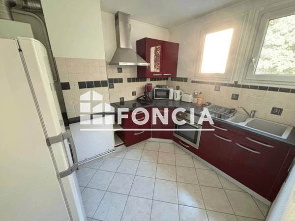 Location Studio meublé 11.52 m² - COLOCATION 3 CHAMBRES Tours 37200
