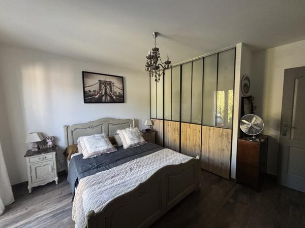 Maison
         4 pièces
        - 100 m² Exclusivité 595 000 € *