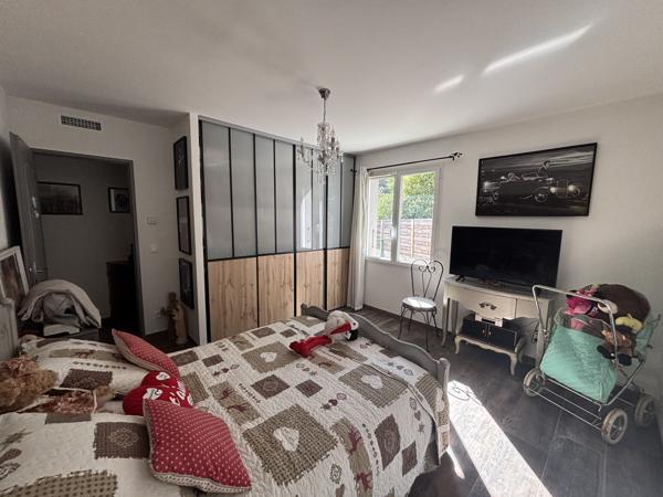 Maison
         4 pièces
        - 100 m² Exclusivité 595 000 € *
