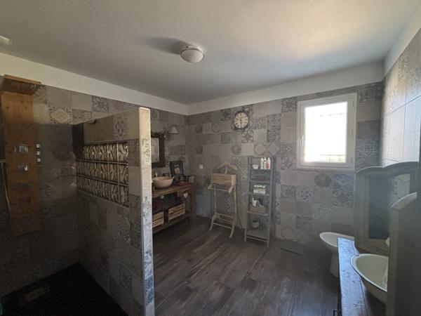 Maison
         4 pièces
        - 100 m² Exclusivité 595 000 € *
