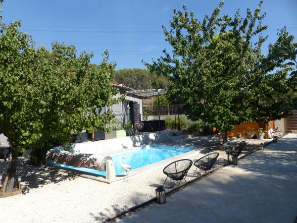 Maison
         4 pièces
        - 100 m² Exclusivité 595 000 € *