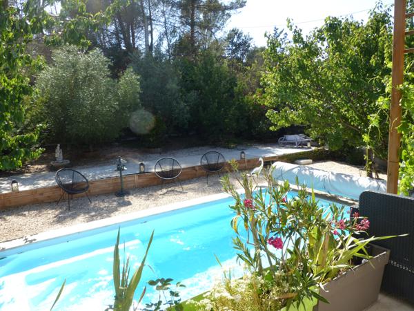 Maison
         4 pièces
        - 100 m² Exclusivité 595 000 € *