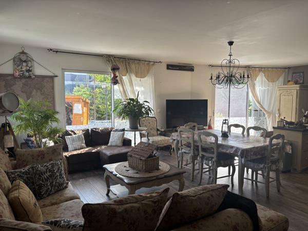 Maison
         4 pièces
        - 100 m² Exclusivité 595 000 € *