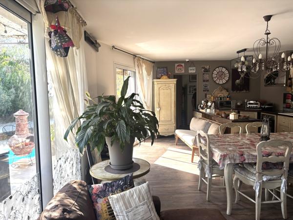 Maison
         4 pièces
        - 100 m² Exclusivité 595 000 € *