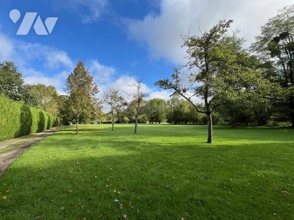 PROXIMITE IMMEDIATE DE THIBERVILLE BELLE PROPRIETE AVEC PISCINE DANS UN BEL ENVIRONNEMENT