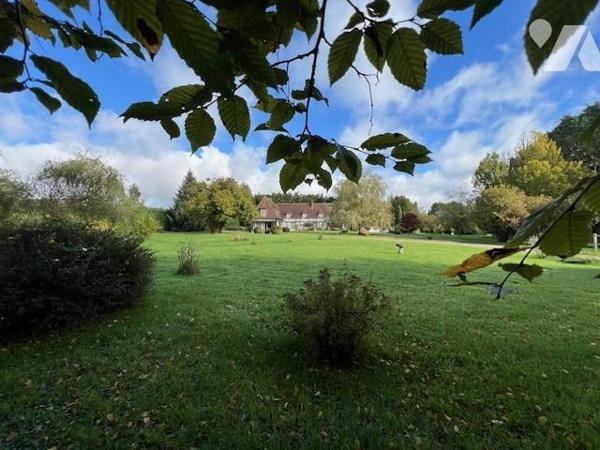 PROXIMITE IMMEDIATE DE THIBERVILLE BELLE PROPRIETE AVEC PISCINE DANS UN BEL ENVIRONNEMENT