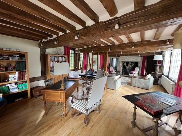 PROXIMITE IMMEDIATE DE THIBERVILLE BELLE PROPRIETE AVEC PISCINE DANS UN BEL ENVIRONNEMENT