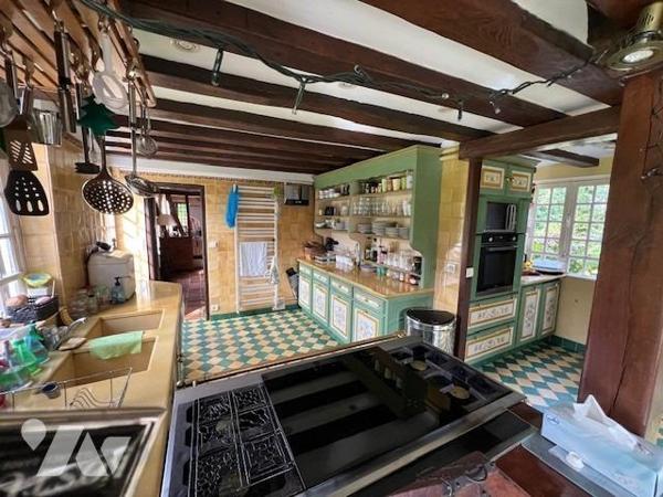 PROXIMITE IMMEDIATE DE THIBERVILLE BELLE PROPRIETE AVEC PISCINE DANS UN BEL ENVIRONNEMENT