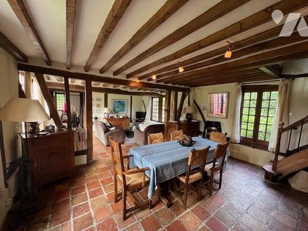 PROXIMITE IMMEDIATE DE THIBERVILLE BELLE PROPRIETE AVEC PISCINE DANS UN BEL ENVIRONNEMENT