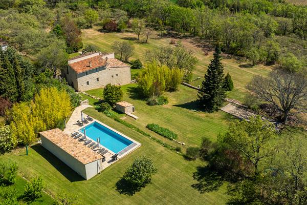 A vendre - Magnifique propriété - en Provence - Au coeur du Luberon