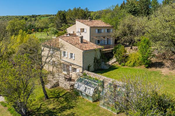 A vendre - Magnifique propriété - en Provence - Au coeur du Luberon