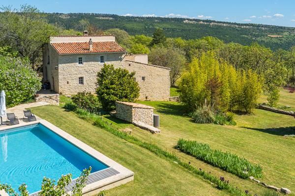 A vendre - Magnifique propriété - en Provence - Au coeur du Luberon
