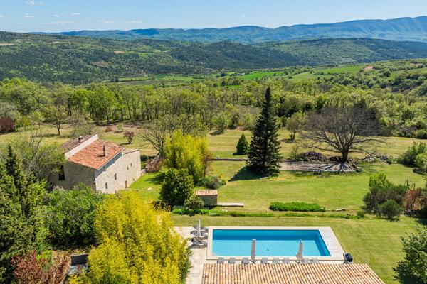 A vendre - Magnifique propriété - en Provence - Au coeur du Luberon