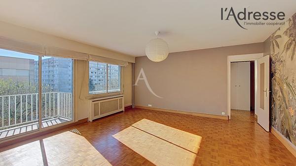 PUTEAUX/ Boieldieu - Appartement 5 pièces 121m² avec cave, parking boxé et balcon 8m²