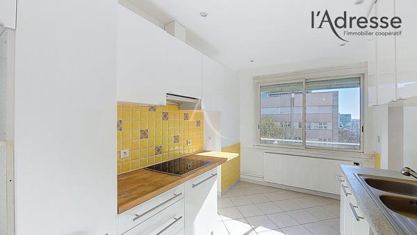PUTEAUX/ Boieldieu - Appartement 5 pièces 121m² avec cave, parking boxé et balcon 8m²