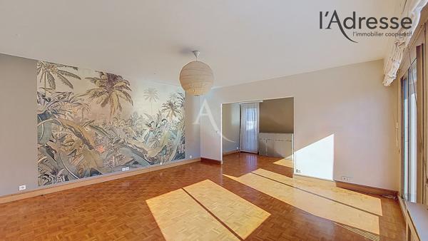 PUTEAUX/ Boieldieu - Appartement 5 pièces 121m² avec cave, parking boxé et balcon 8m²