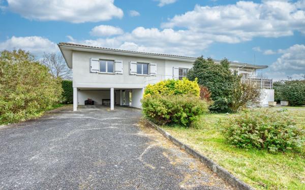 Maison à vendre    6 pièces • 231 m2 Pessac