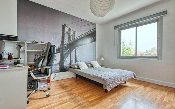 Maison à vendre    6 pièces • 231 m2 Pessac