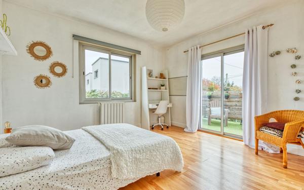 Maison à vendre    6 pièces • 231 m2 Pessac