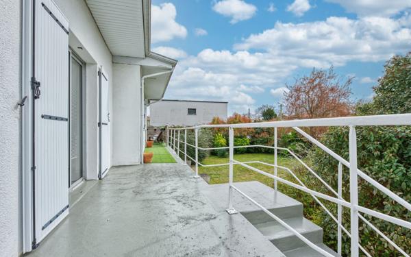 Maison à vendre    6 pièces • 231 m2 Pessac