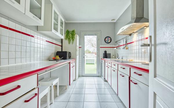 Maison à vendre    6 pièces • 231 m2 Pessac