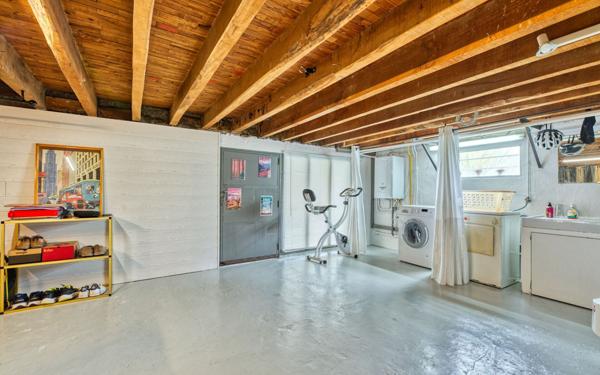 Maison à vendre    6 pièces • 231 m2 Pessac