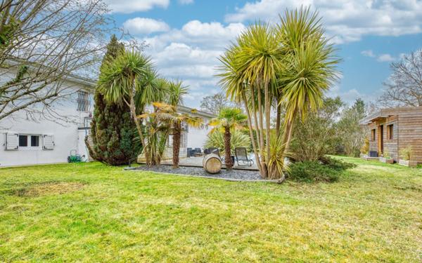 Maison à vendre    6 pièces • 231 m2 Pessac
