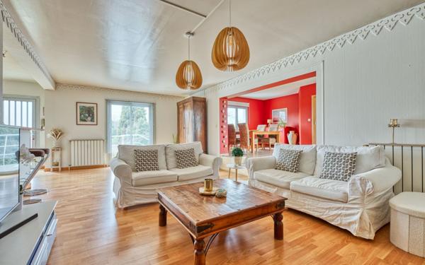 Maison à vendre    6 pièces • 231 m2 Pessac