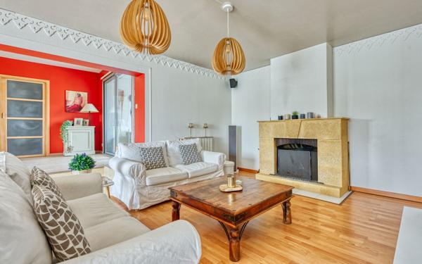 Maison à vendre    6 pièces • 231 m2 Pessac