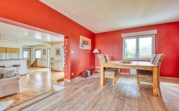 Maison à vendre    6 pièces • 231 m2 Pessac