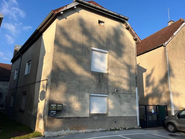 Maison de village à Gray-La-Ville