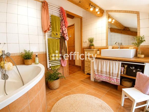 Maison
         5 pièces
        - 145 m² Exclusivité 332 280 € *