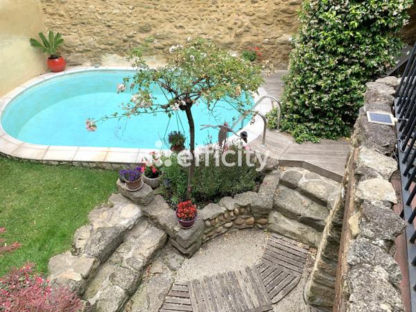 Maison
         5 pièces
        - 145 m² Exclusivité 332 280 € *
