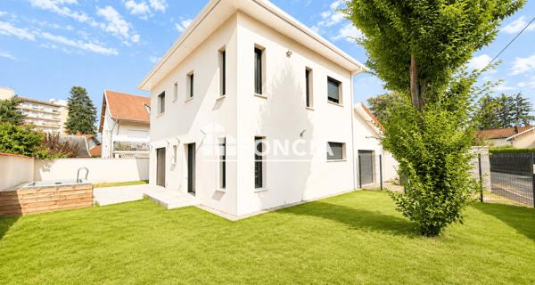 À vendre Maison 4 pièces 107 m² - Villefranche-sur-saône 69400