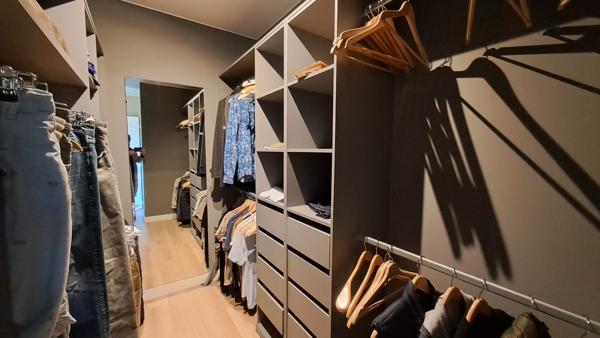 Maison de 119 m²sur 1500 m² de terrain, hangar de 150 m² et bureau d'accueil  Sérignan-du-Comtat (84830)