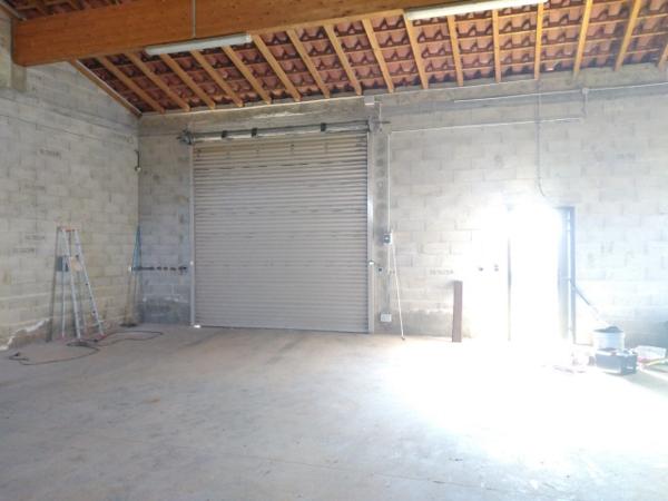 Maison de 119 m²sur 1500 m² de terrain, hangar de 150 m² et bureau d'accueil  Sérignan-du-Comtat (84830)