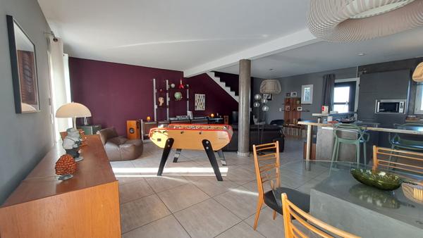 Maison de 119 m²sur 1500 m² de terrain, hangar de 150 m² et bureau d'accueil  Sérignan-du-Comtat (84830)