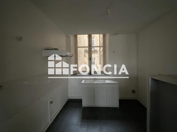 Location Appartement 2 pièces 78.55 m² - 54 PLACE DUCALE Charleville-mezieres 08000