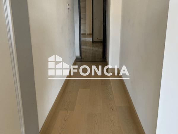 Location Appartement 2 pièces 78.55 m² - 54 PLACE DUCALE Charleville-mezieres 08000