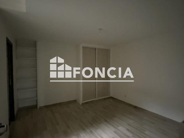 Location Appartement 2 pièces 78.55 m² - 54 PLACE DUCALE Charleville-mezieres 08000