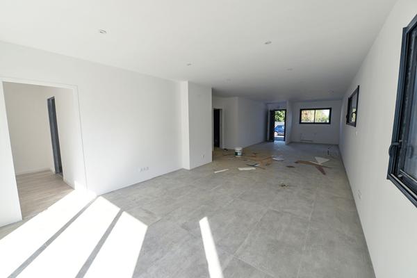 49000 ECOUFLANT MAISON NEUVE - GRANDE PIECE DE VIE - 4CH - JARDIN - GARAGE