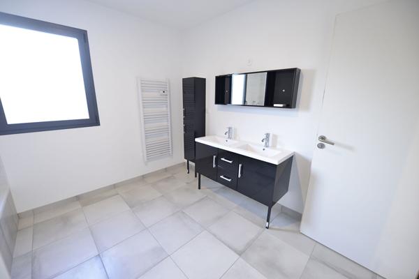 49000 ECOUFLANT MAISON NEUVE - GRANDE PIECE DE VIE - 4CH - JARDIN - GARAGE