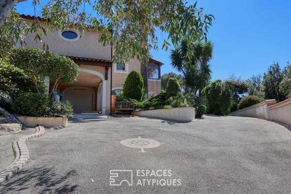 Cadre nature pour cette villa aux portes de Hyères