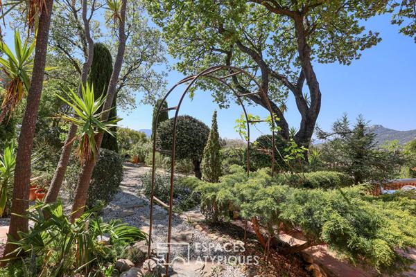 Cadre nature pour cette villa aux portes de Hyères