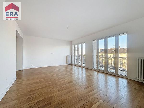 A VENDRE - 3 PIECES VUE BOIS DE VINCENNES + BALCON