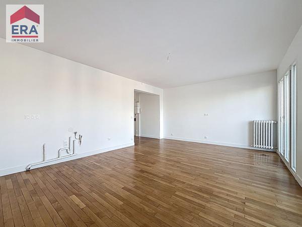 A VENDRE - 3 PIECES VUE BOIS DE VINCENNES + BALCON