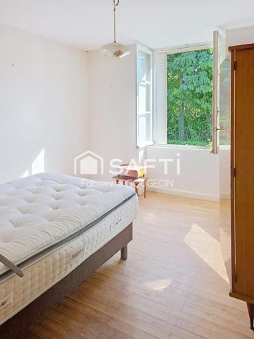 Magnifique maison charentaise a restaurer 100 m2 en hab.